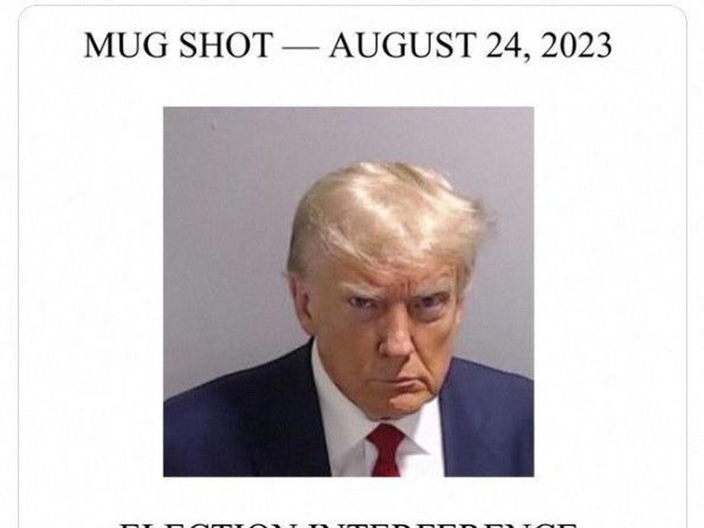 Trump Posting Foto Mugshot Dirinya Saat Ditahan